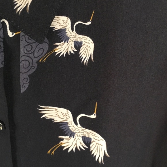 T Tahari Navy Blue Crane Print Button Down Shirt - Picture 2 of 5